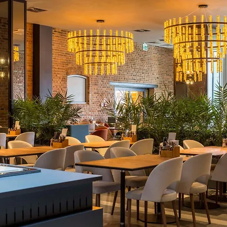 Radisson & Suites, Gdansk, Wyspa Spichrzow 4*