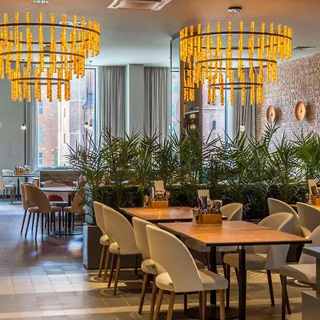 호텔 Radisson & Suites, Gdansk, Wyspa Spichrzow 4*