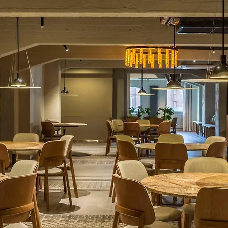 호텔 Radisson & Suites, Gdansk, Wyspa Spichrzow 4*