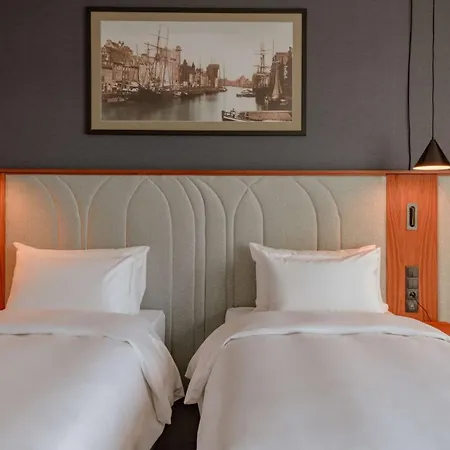 Radisson & Suites, Gdansk, Wyspa Spichrzow 4*