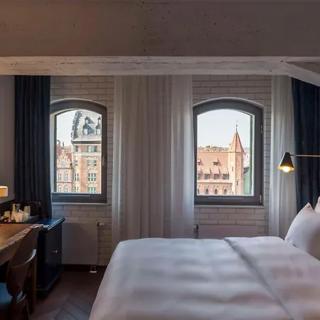 Radisson & Suites, Gdansk, Wyspa Spichrzow 4*